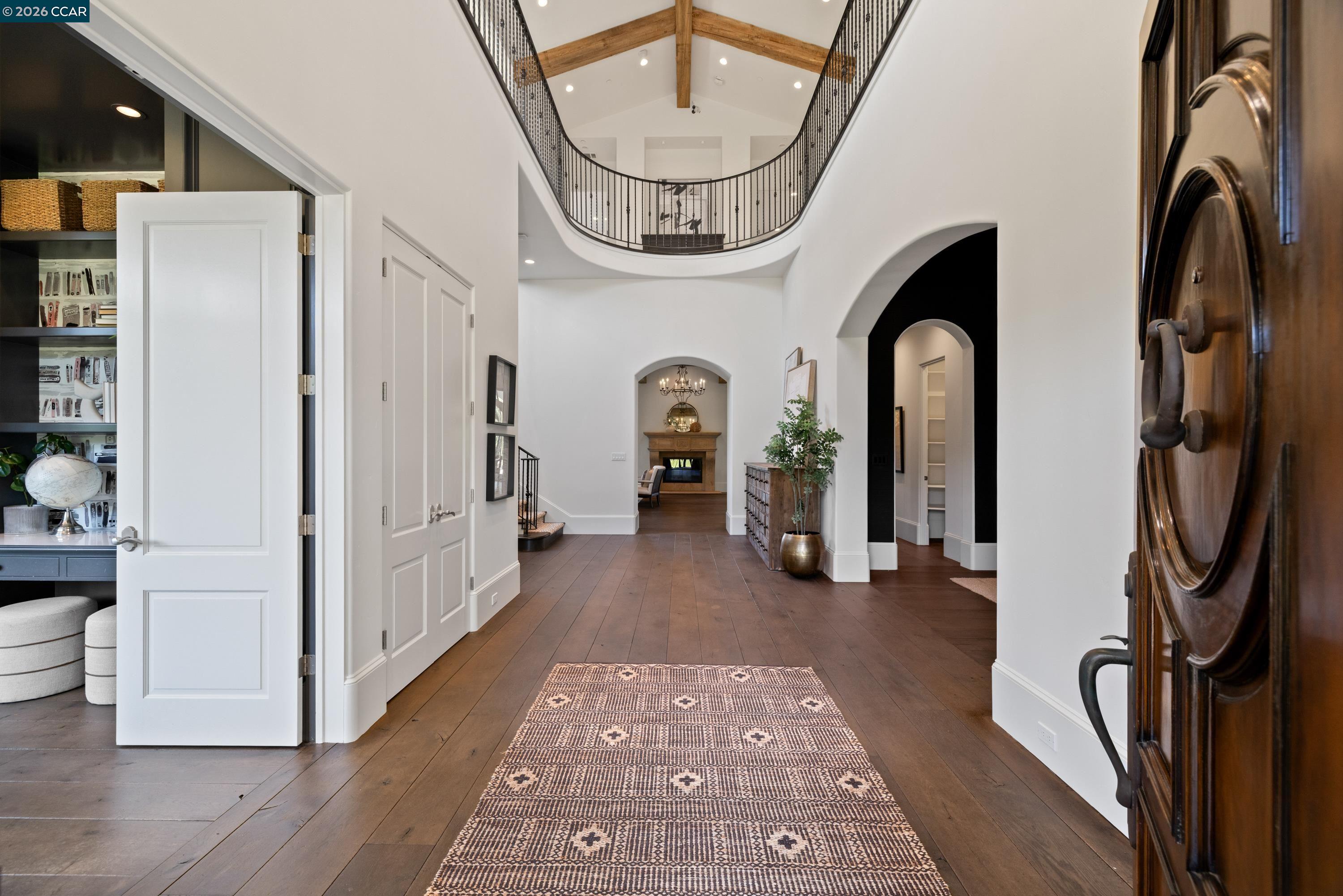 32 Copenhagen Ct