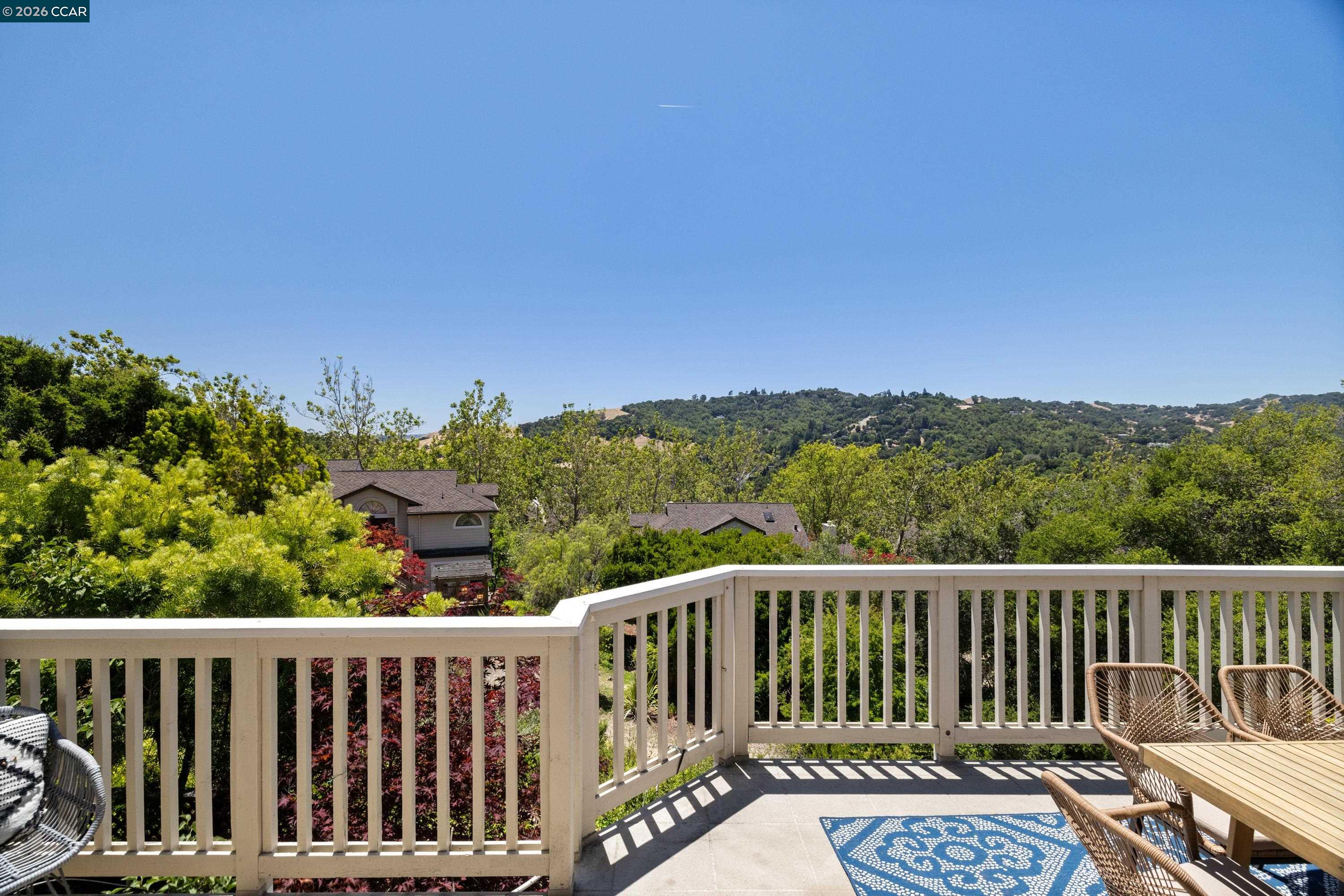 467 Beacon Ridge Ln