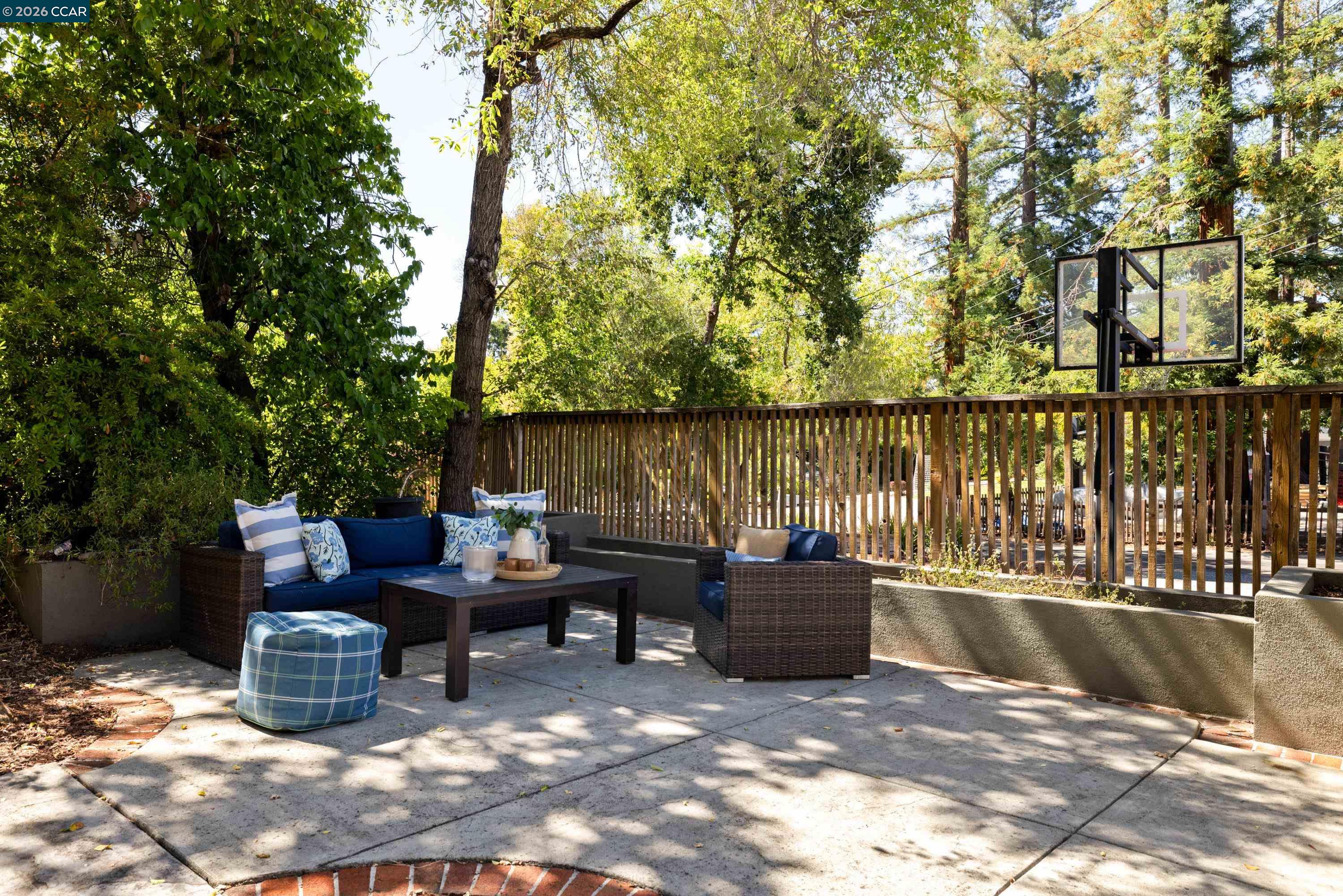 101 La Bolsa Rd