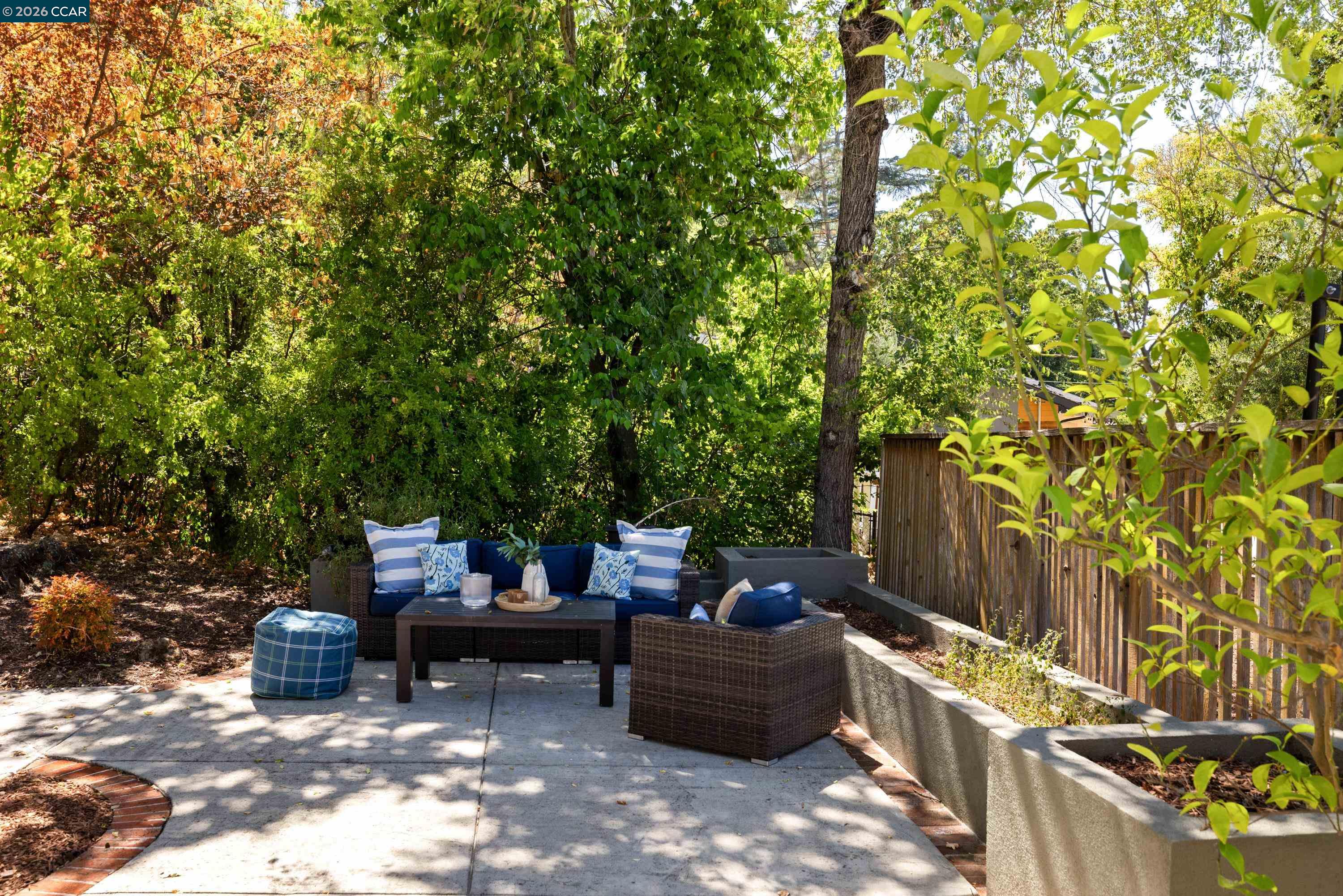 101 La Bolsa Rd
