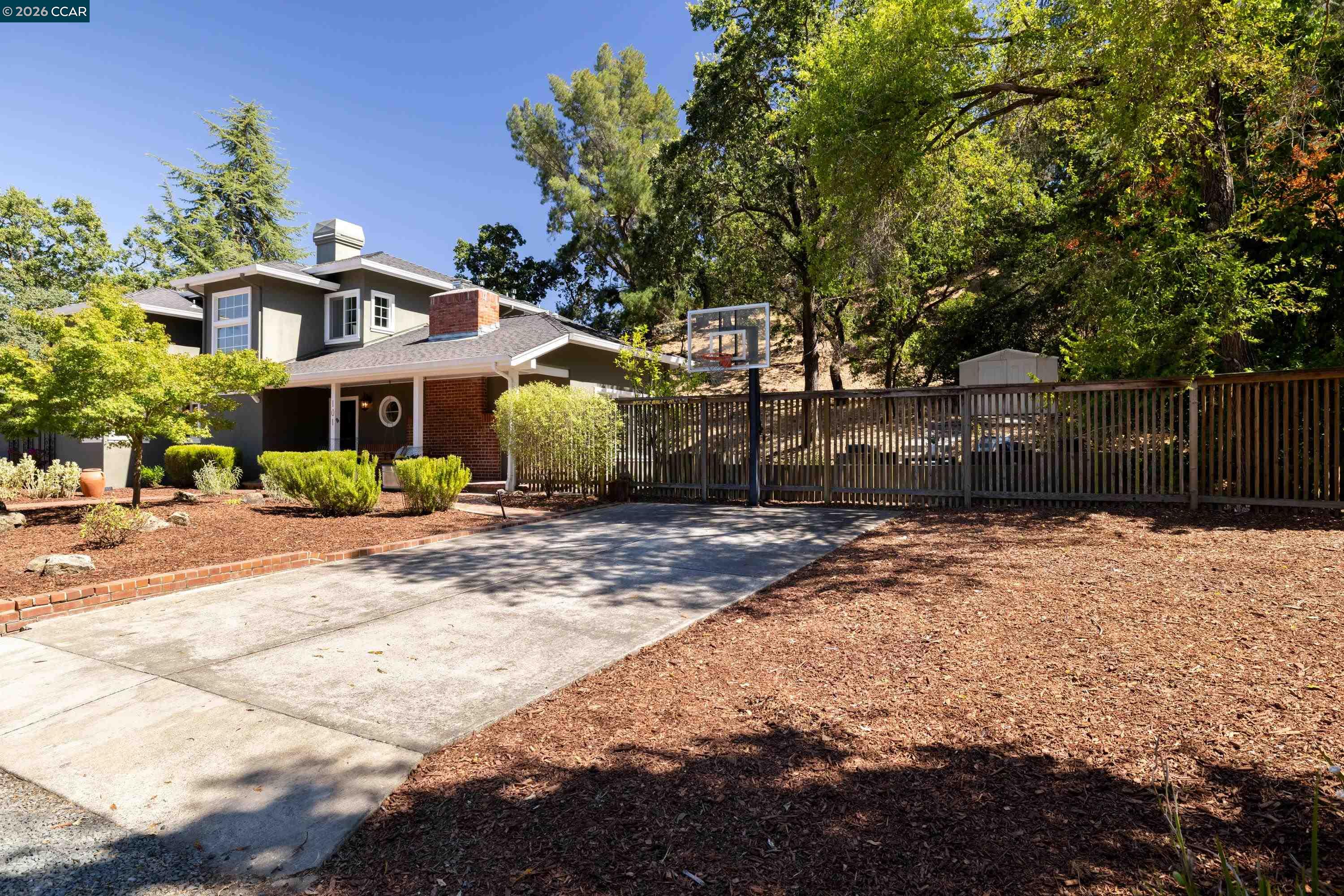 101 La Bolsa Rd