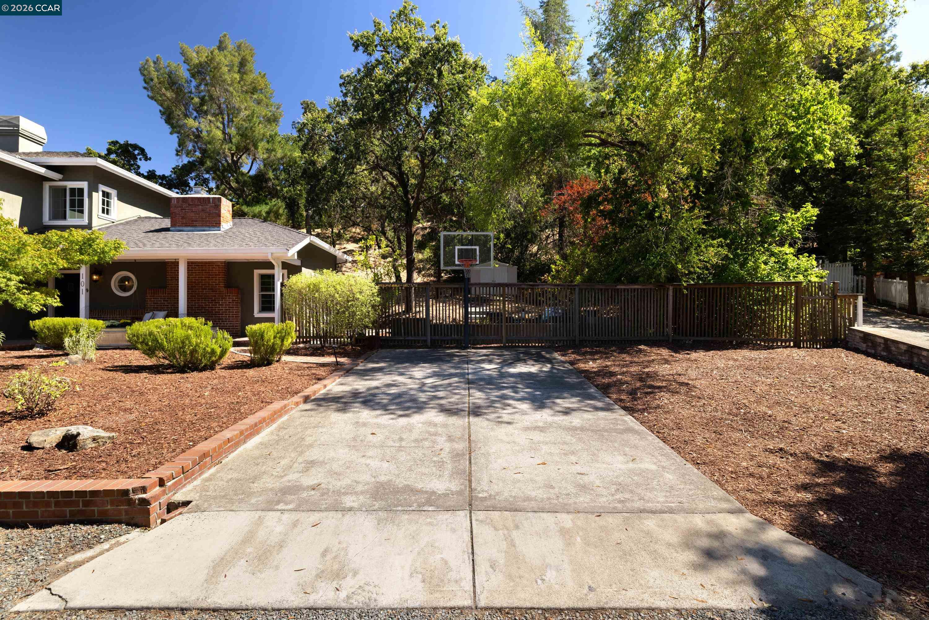 101 La Bolsa Rd