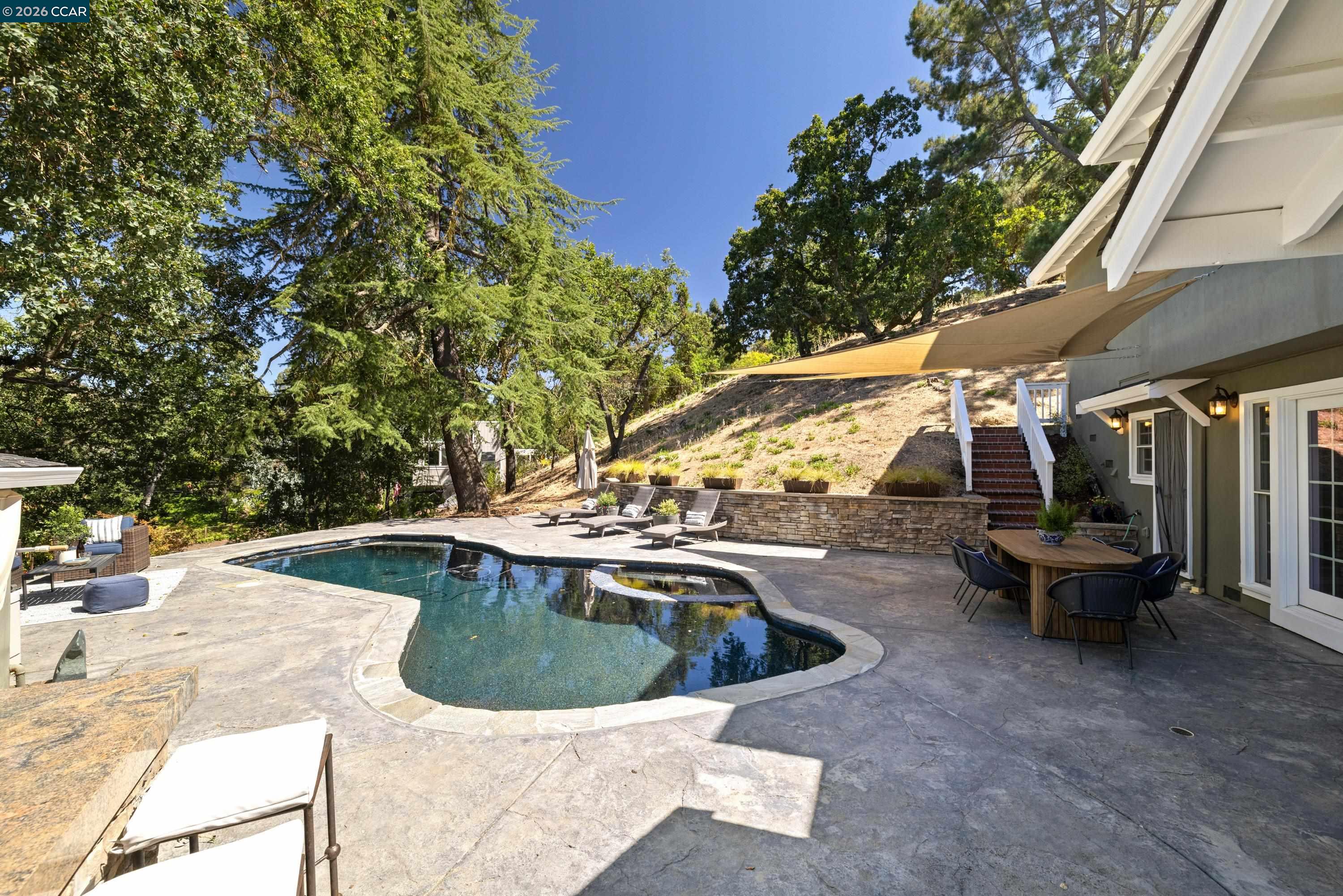 101 La Bolsa Rd
