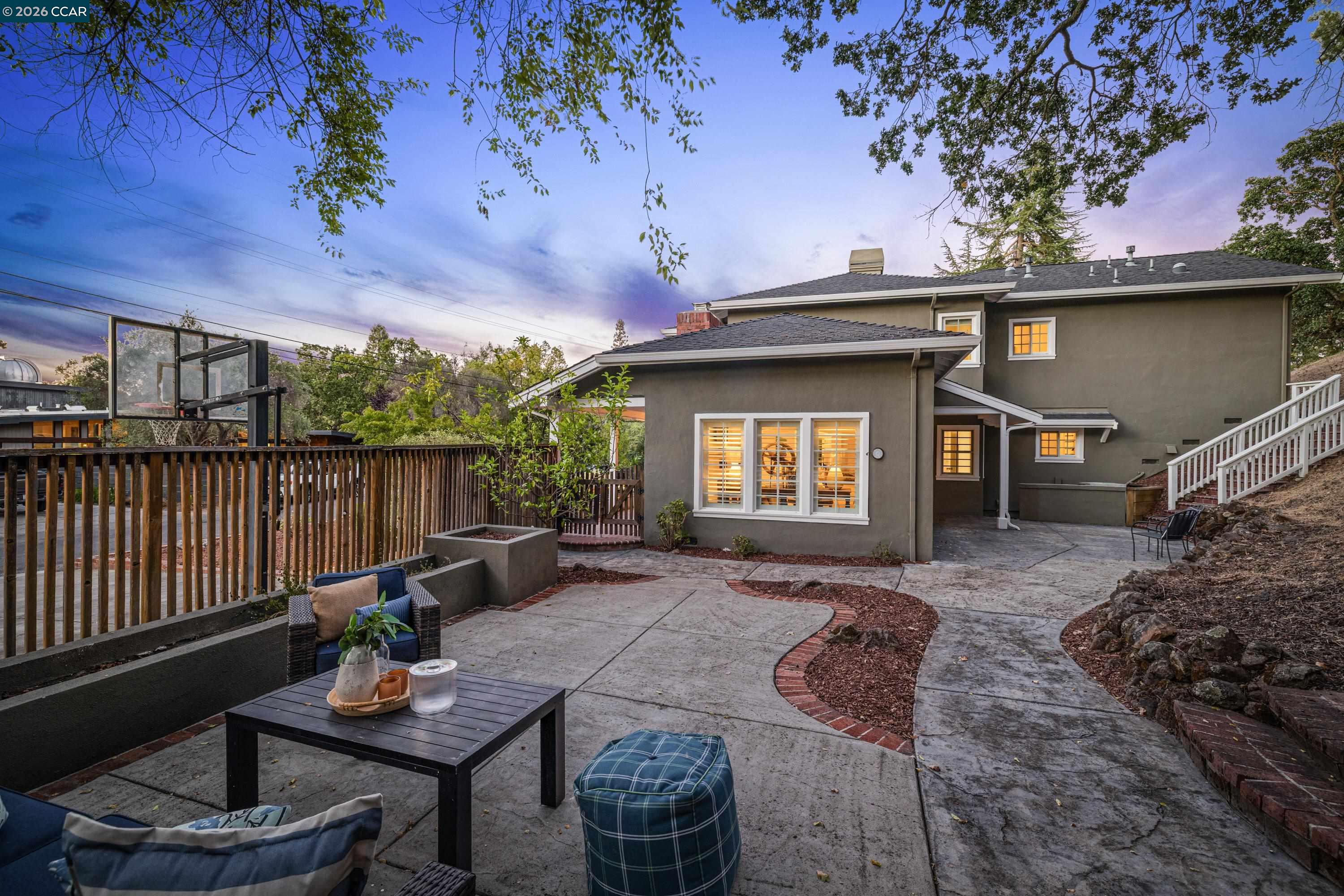 101 La Bolsa Rd