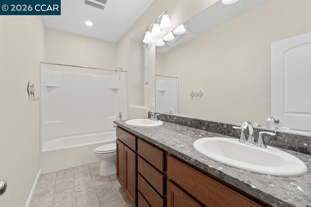 7832 Acorri Walk