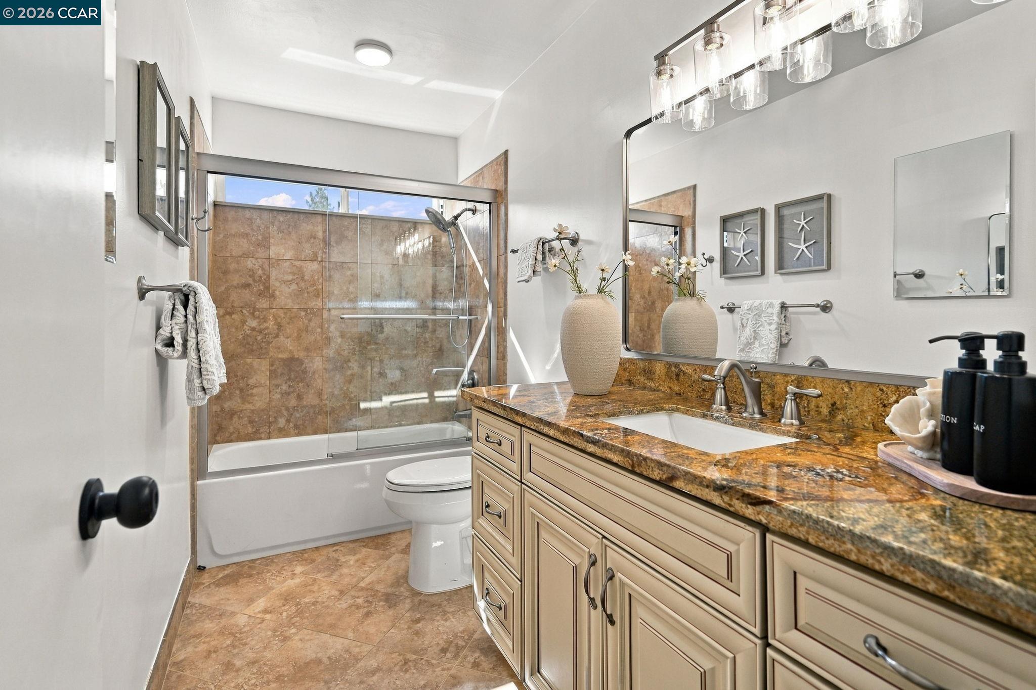30 Sierra Ln