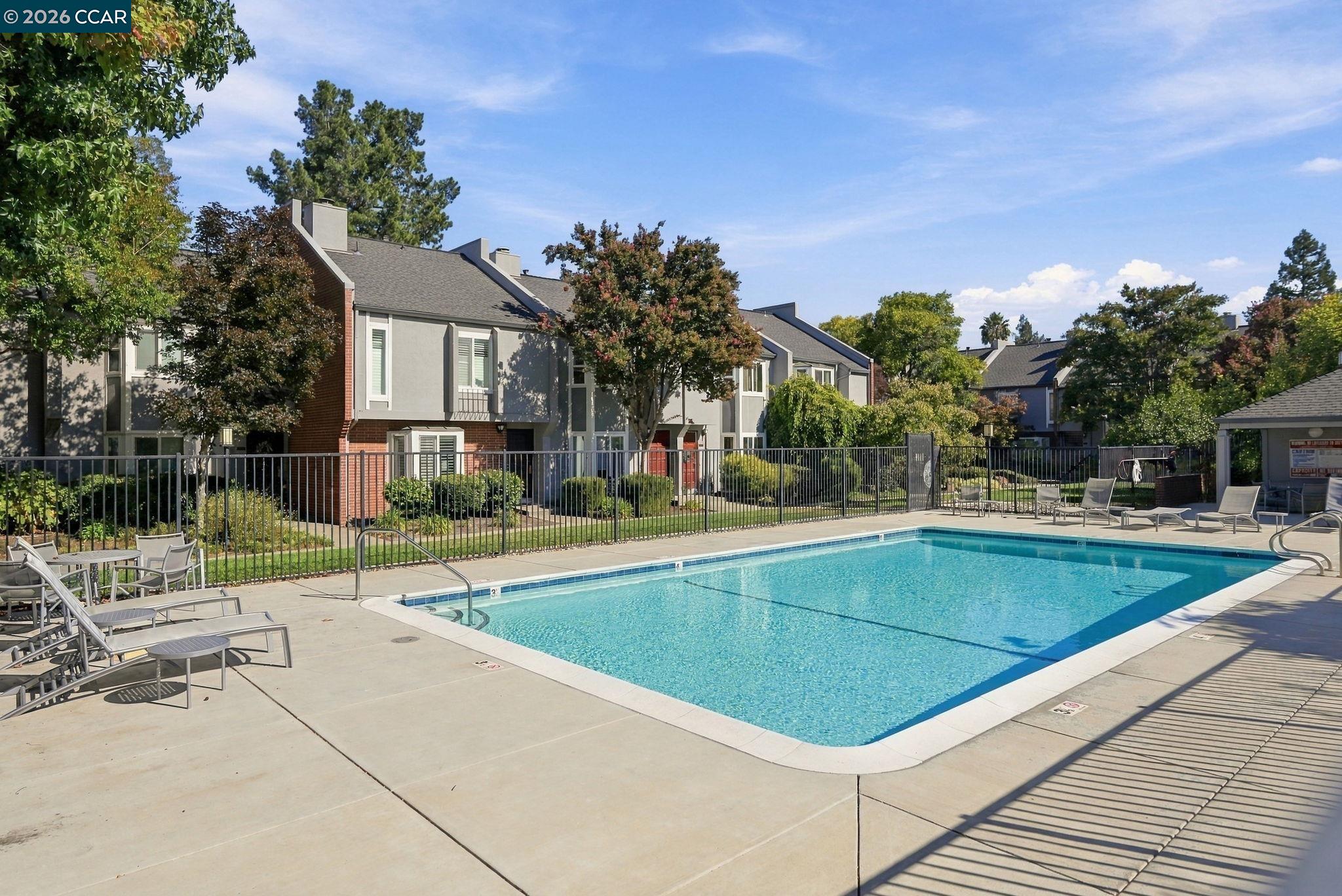 30 Sierra Ln