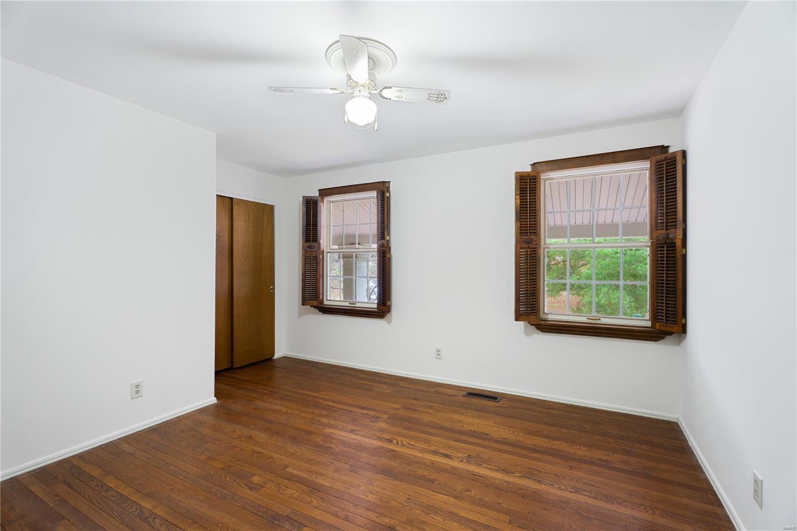 5 Crookham Court
