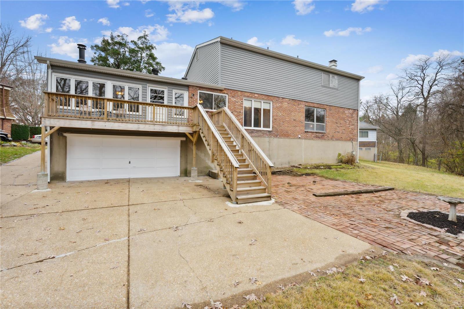 5 Crookham Court