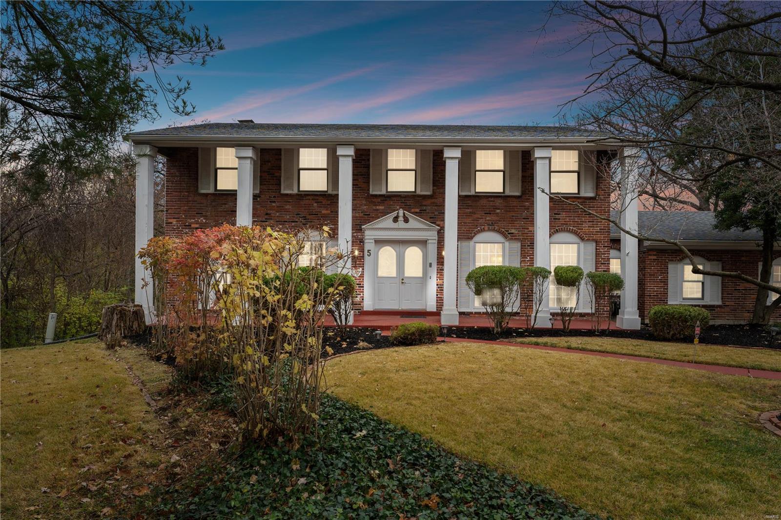 5 Crookham Court