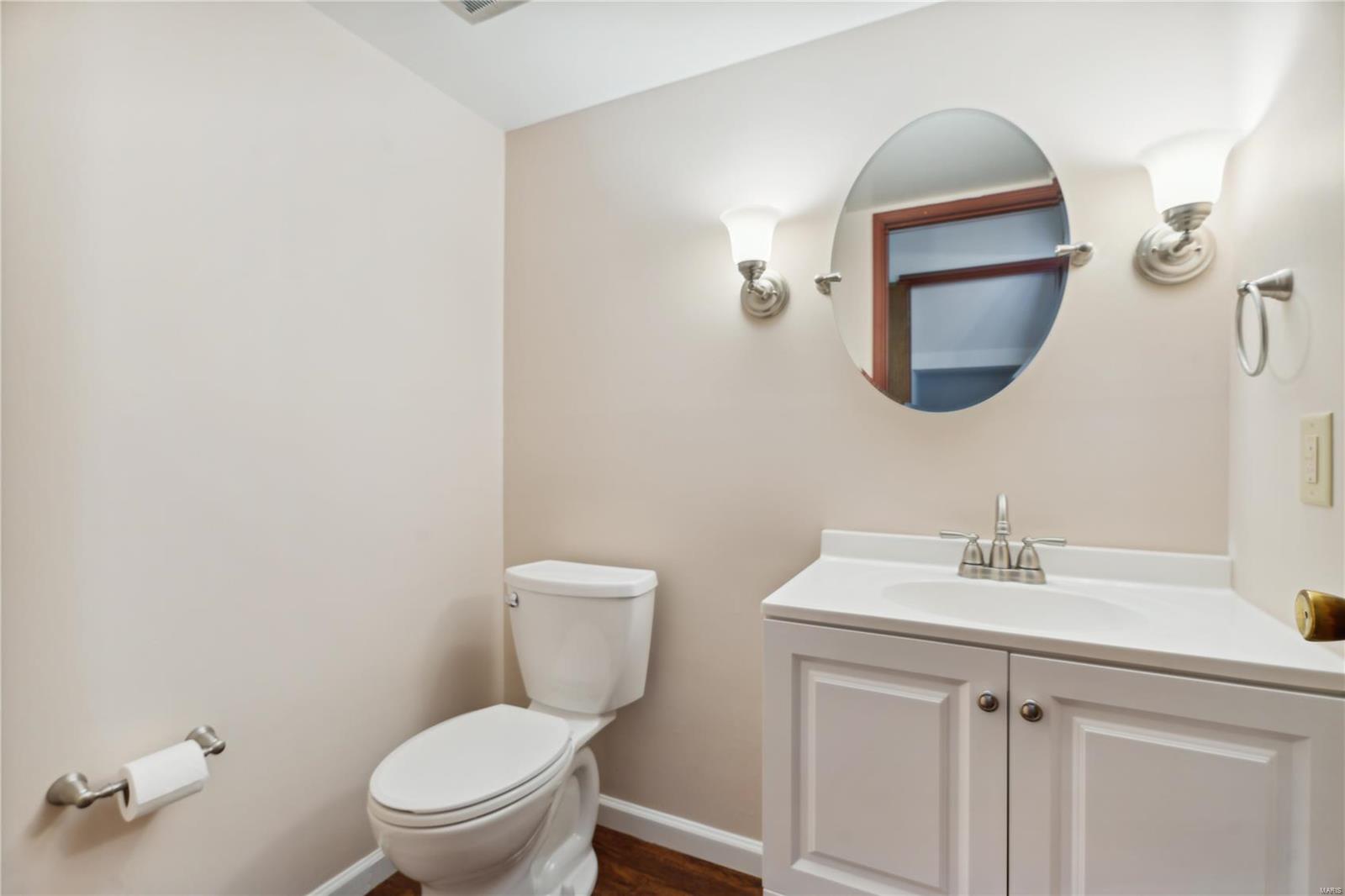 5 Crookham Court