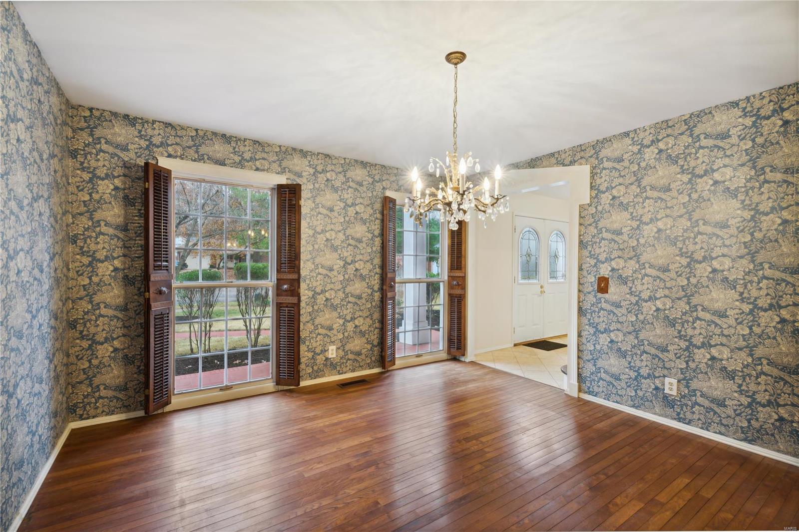 5 Crookham Court