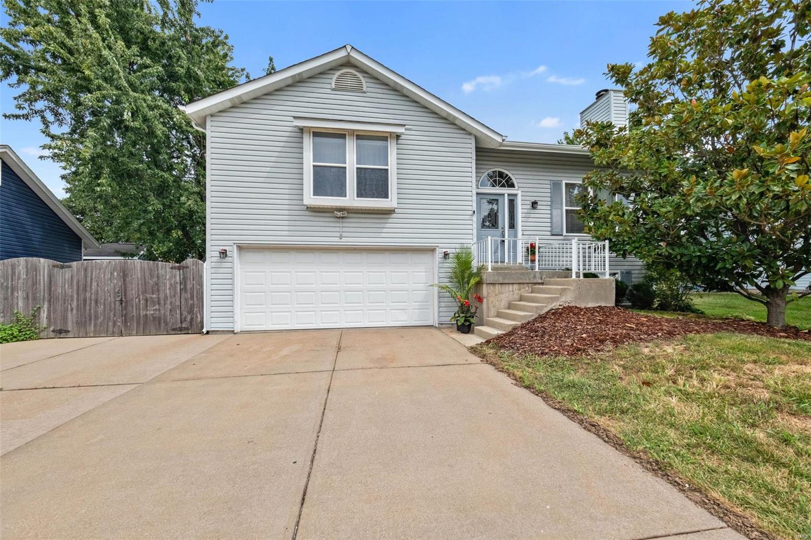 704 Woodland Ridge Drive