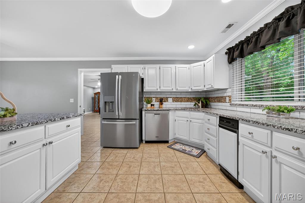819 Colleen Drive