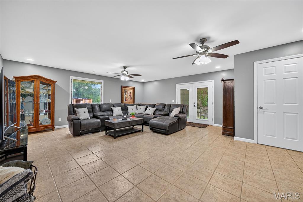 819 Colleen Drive