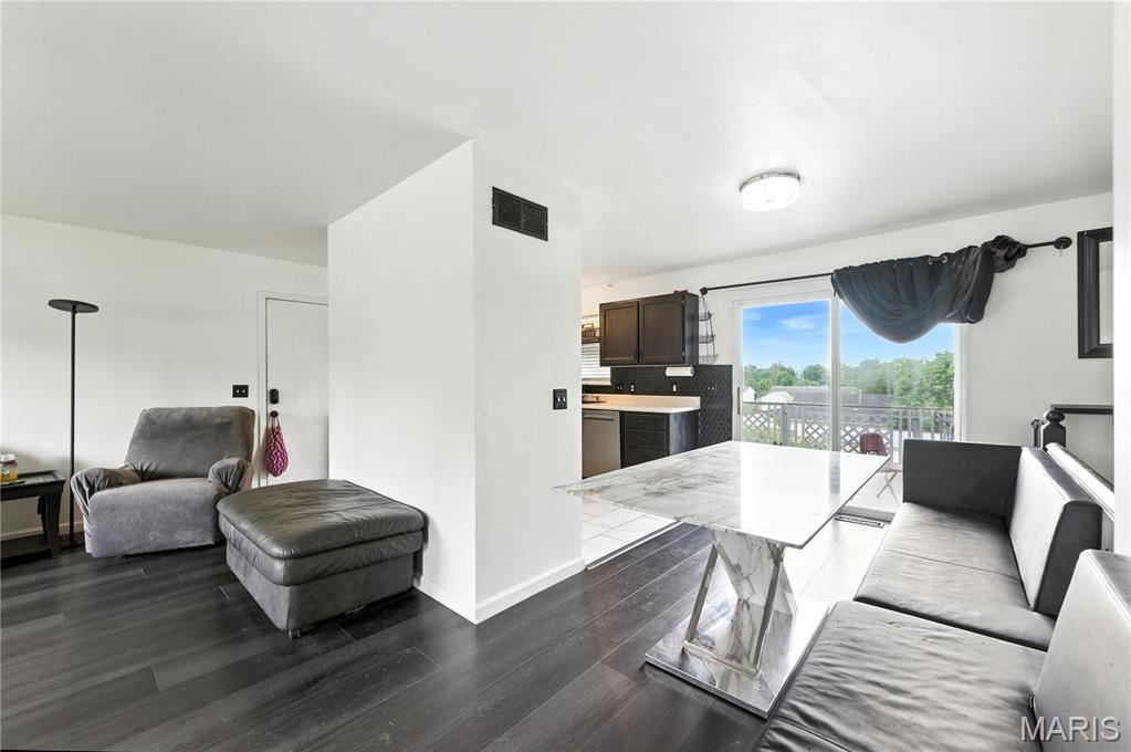 140 Castlewood Drive