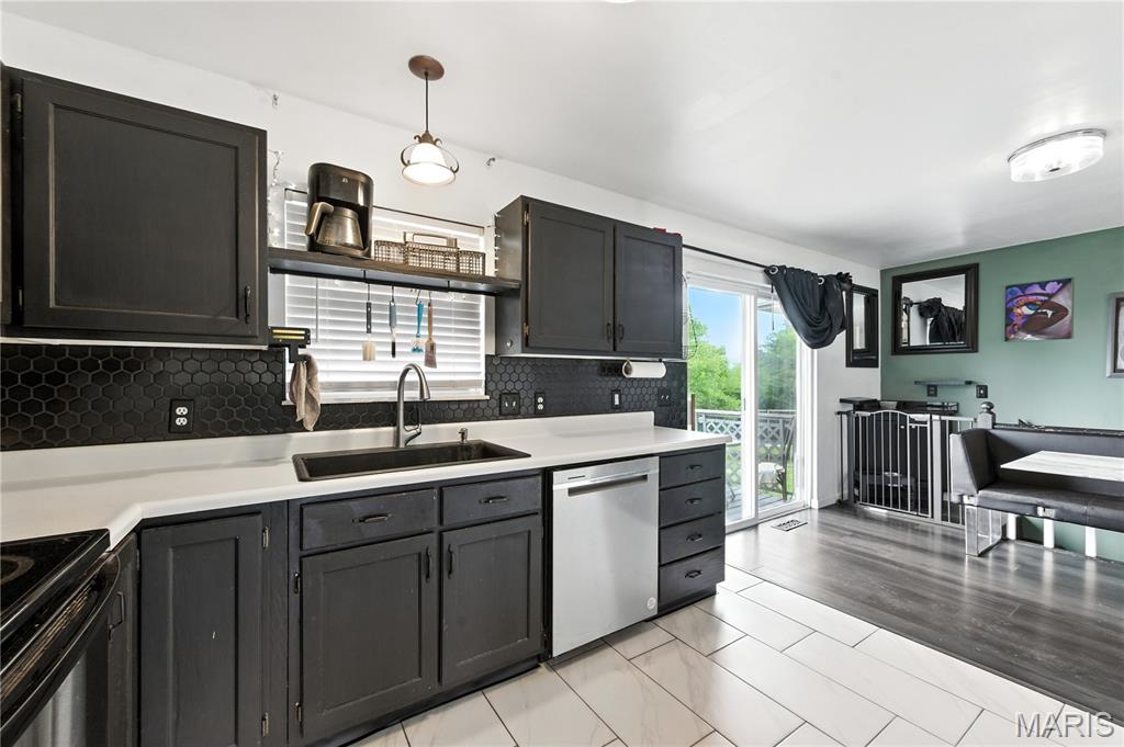 140 Castlewood Drive