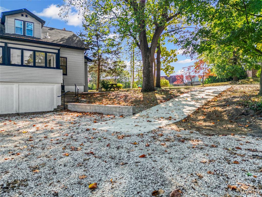 4121 Shrewsbury Avenue