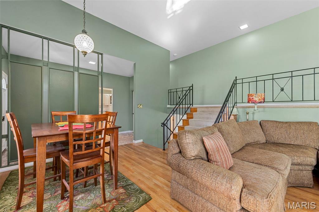 805 Coach Light Lane