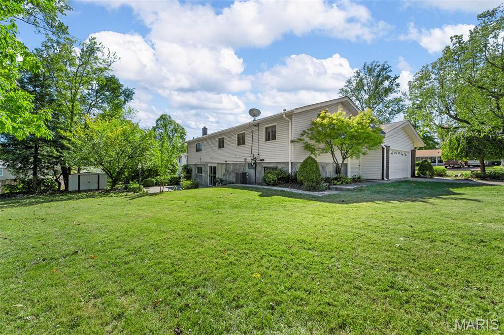 805 Coach Light Lane