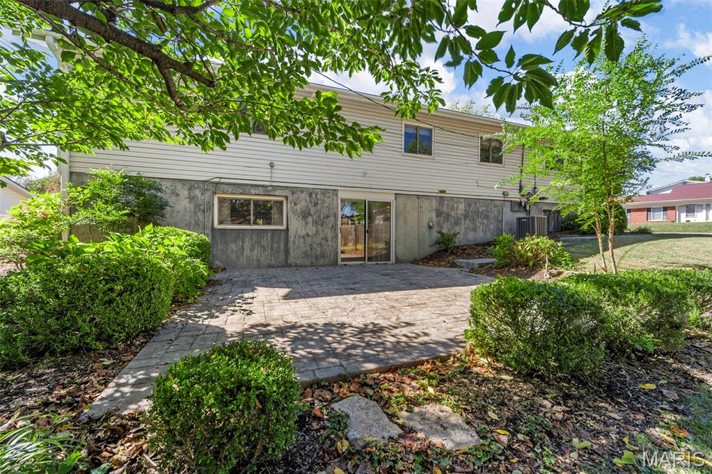 805 Coach Light Lane