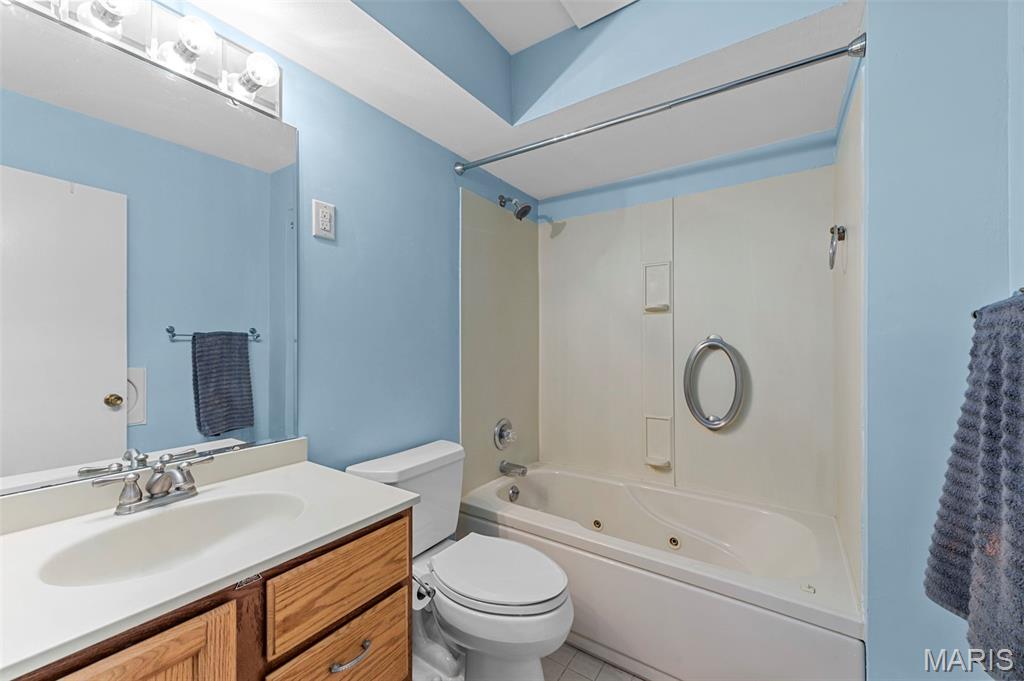 805 Coach Light Lane