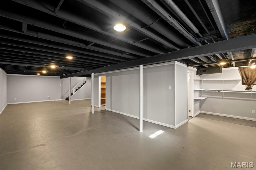 1283 Kingsford Drive