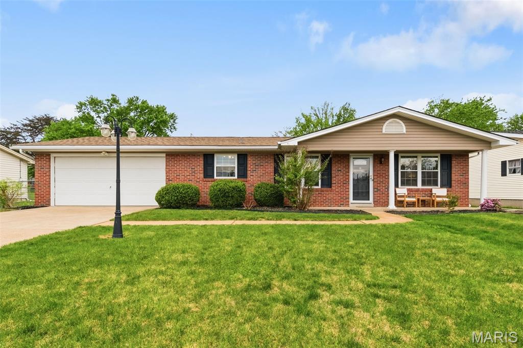905 Silverstone Drive