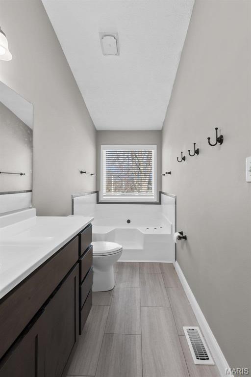 213 Deer Hollow Court