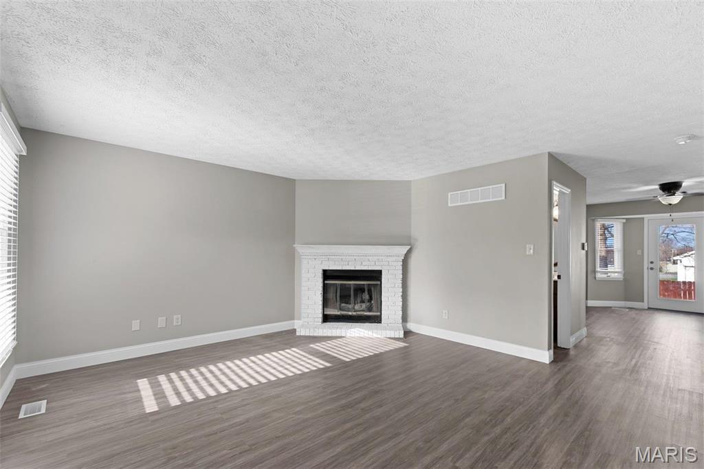 213 Deer Hollow Court