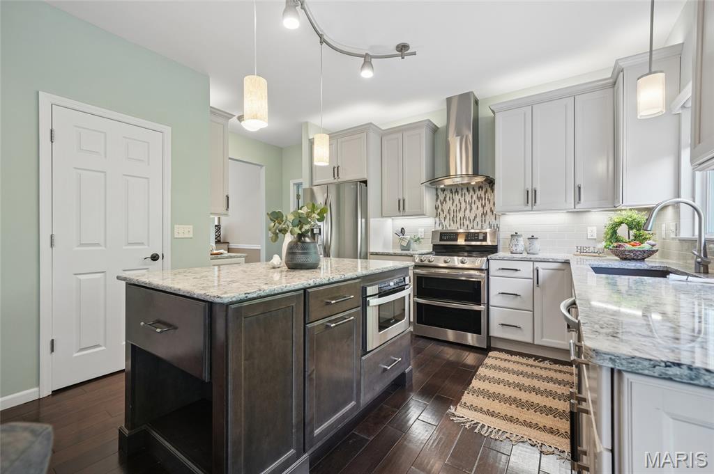 129 Coppersmith Court