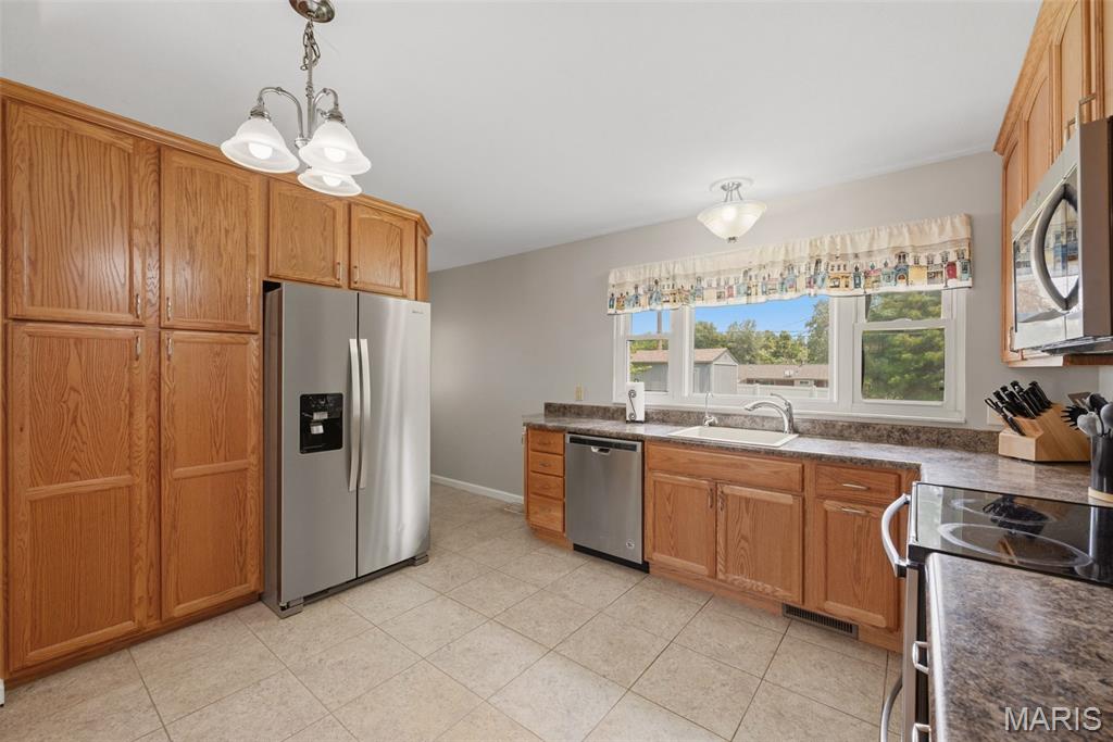 3242 Ipswich Lane