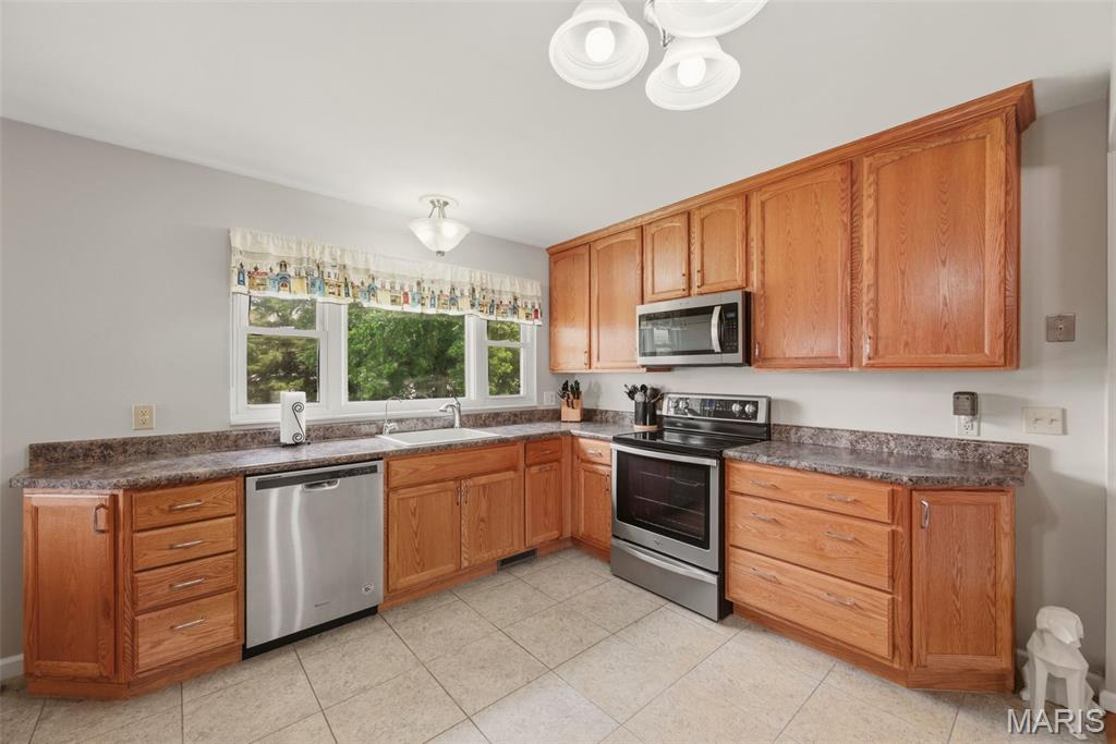 3242 Ipswich Lane