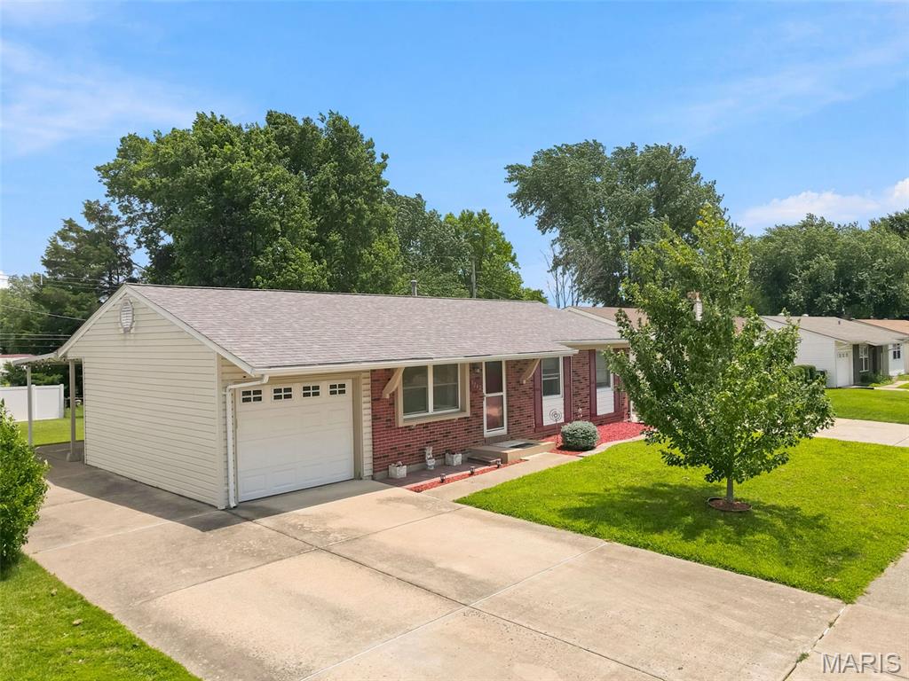 3242 Ipswich Lane