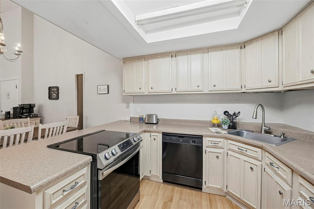 1465 Heritage Landing Unit: 401