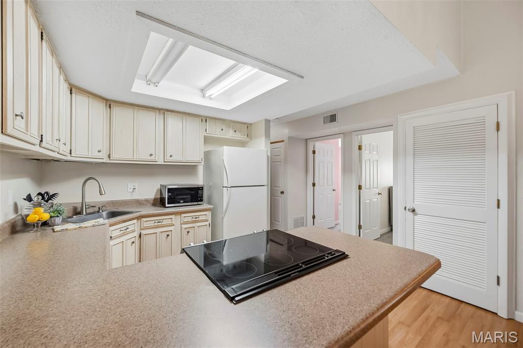 1465 Heritage Landing Unit: 401
