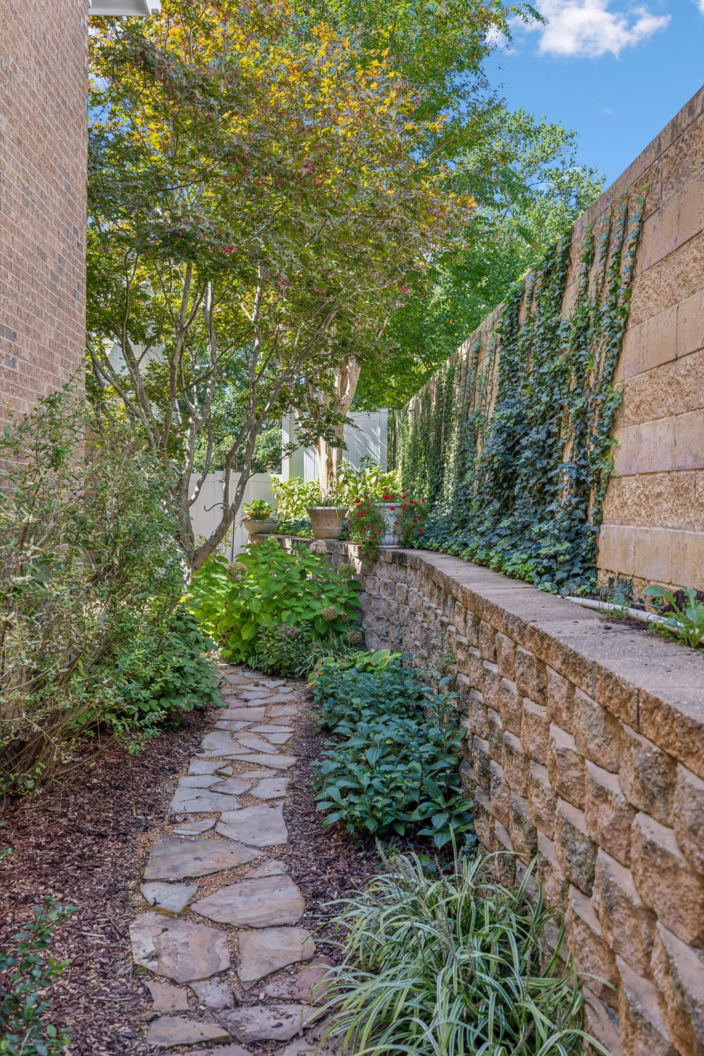 1509 Marymount Dr