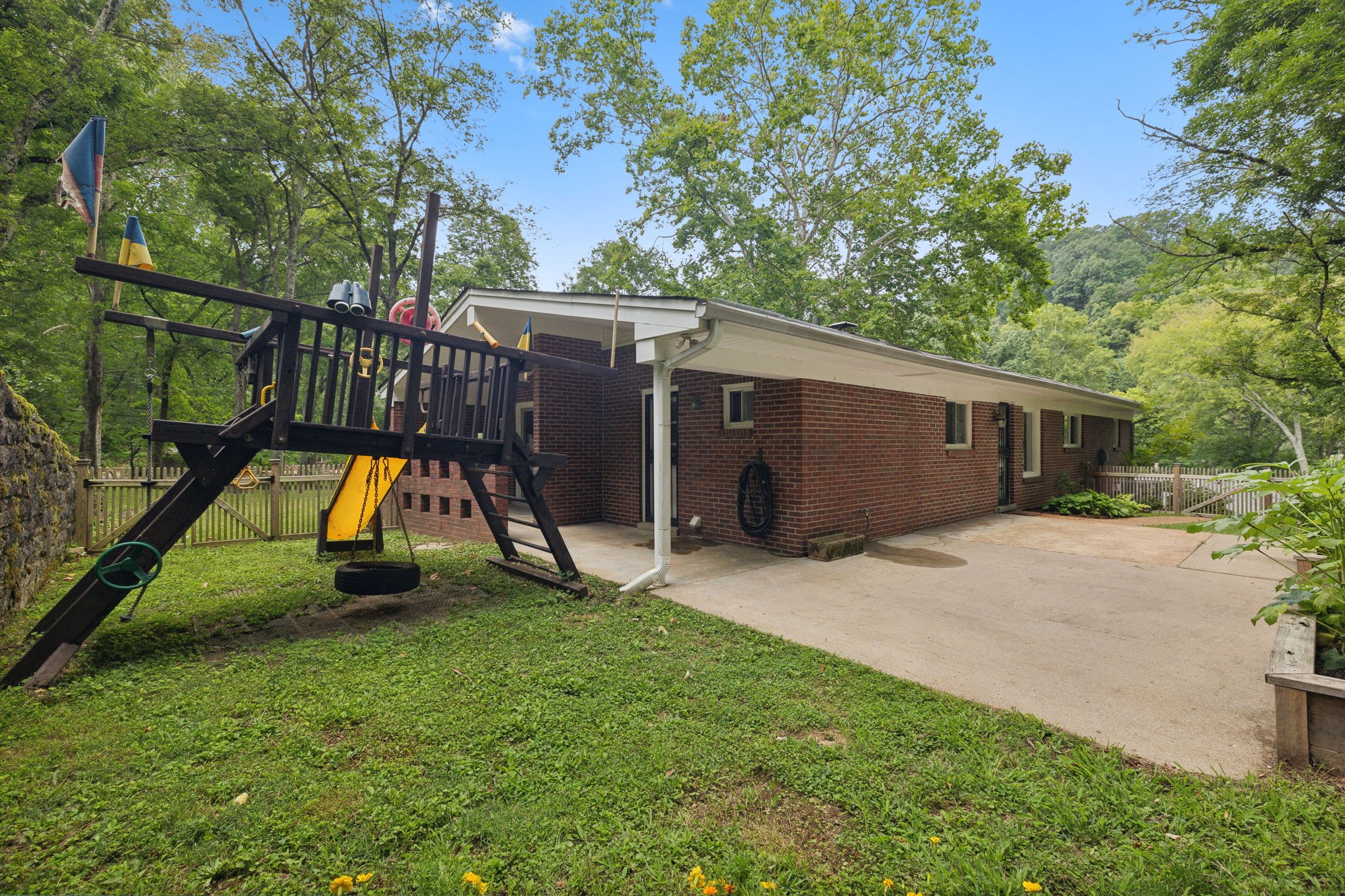 220 Baskin Dr