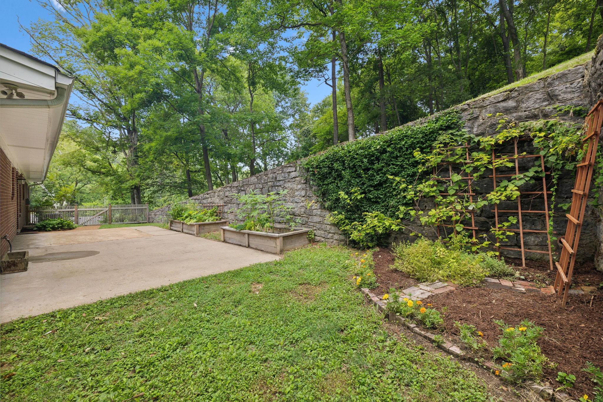 220 Baskin Dr