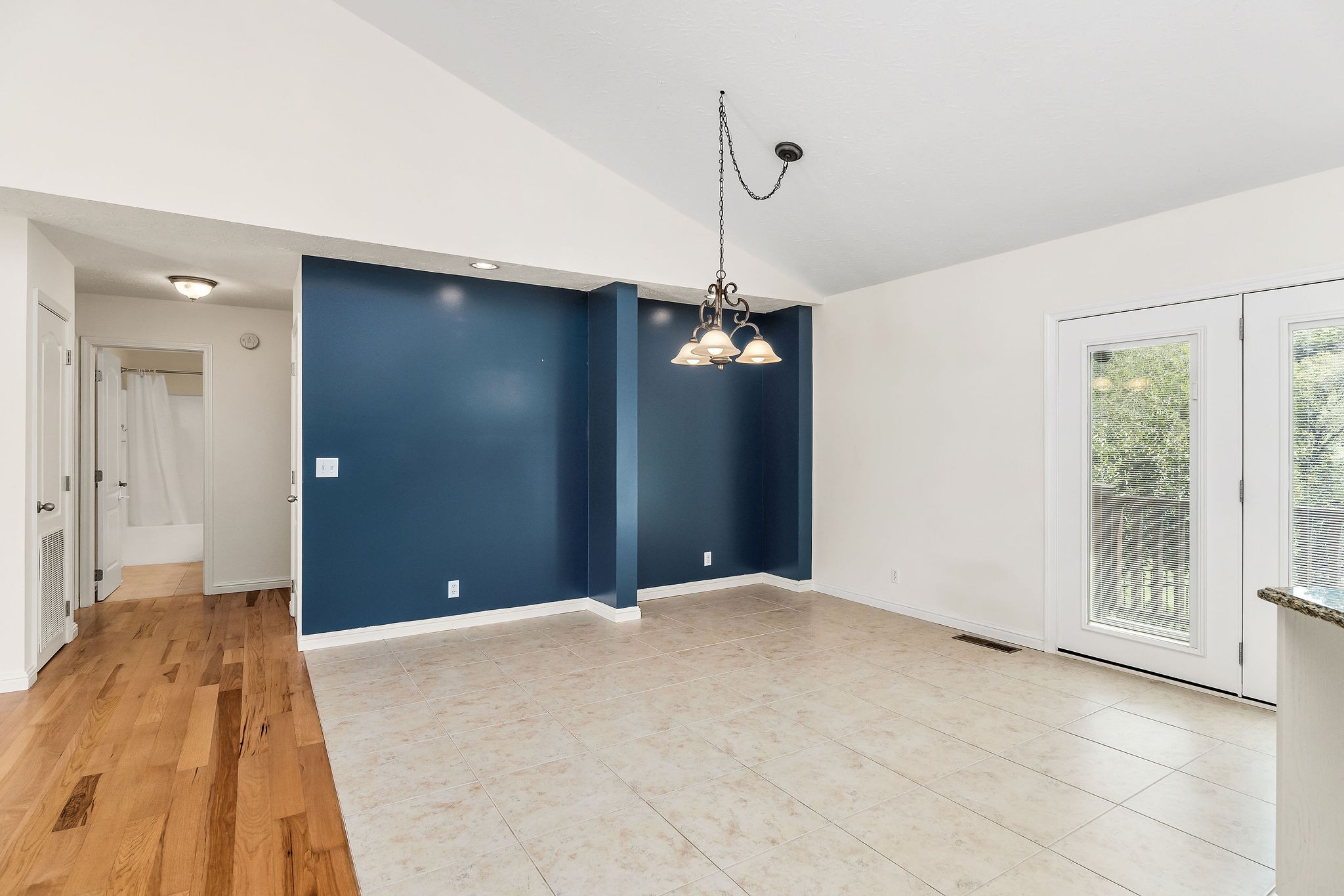 1002 River Bend Dr
