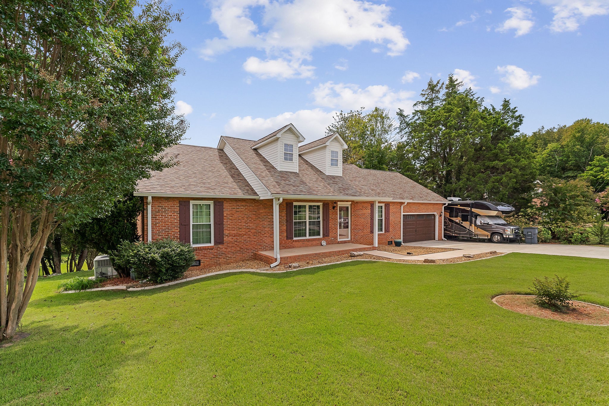 1002 River Bend Dr