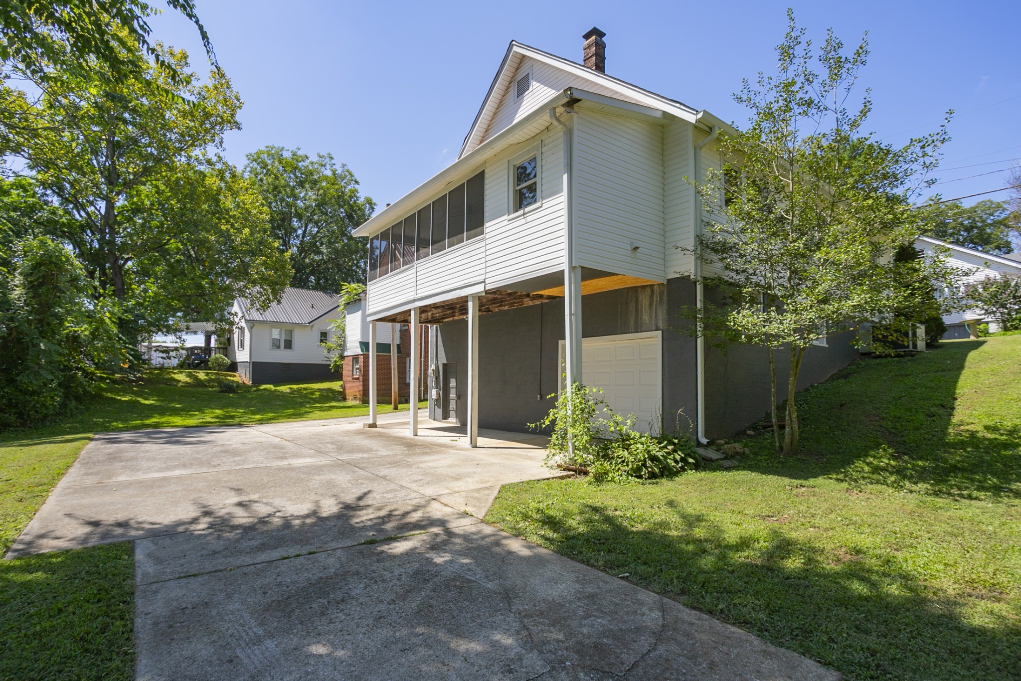 104 Lind St