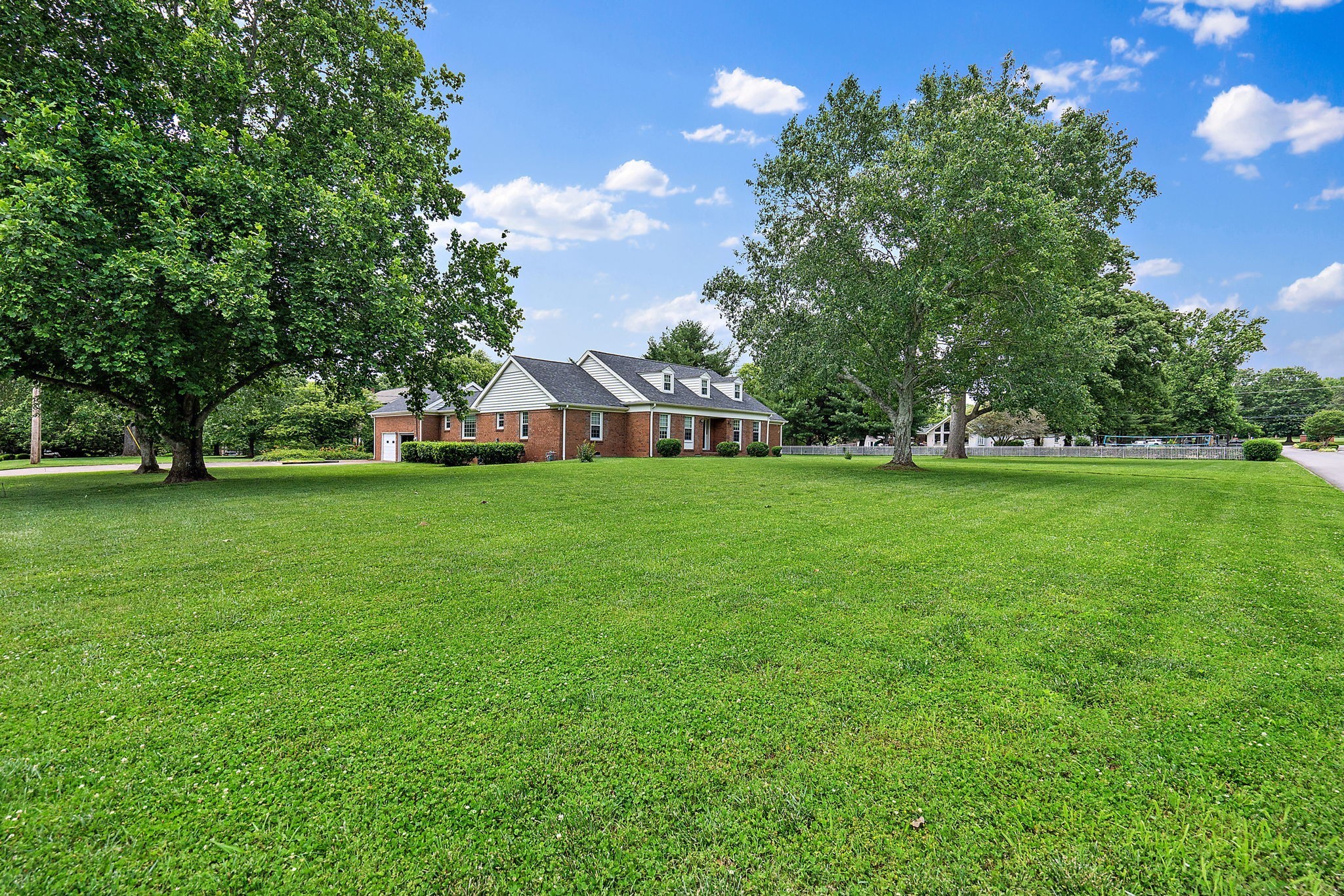 6305 Chickering Cir