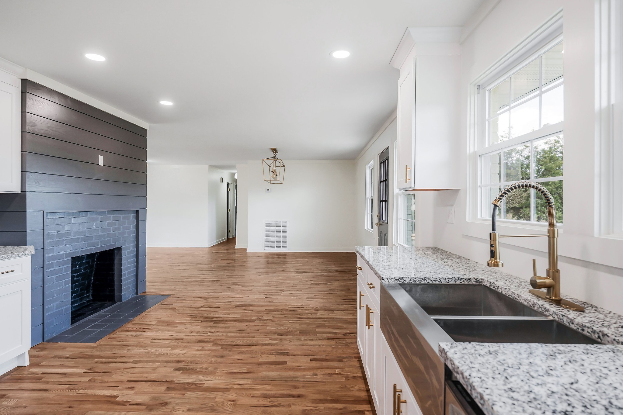 605 Boyd Ave