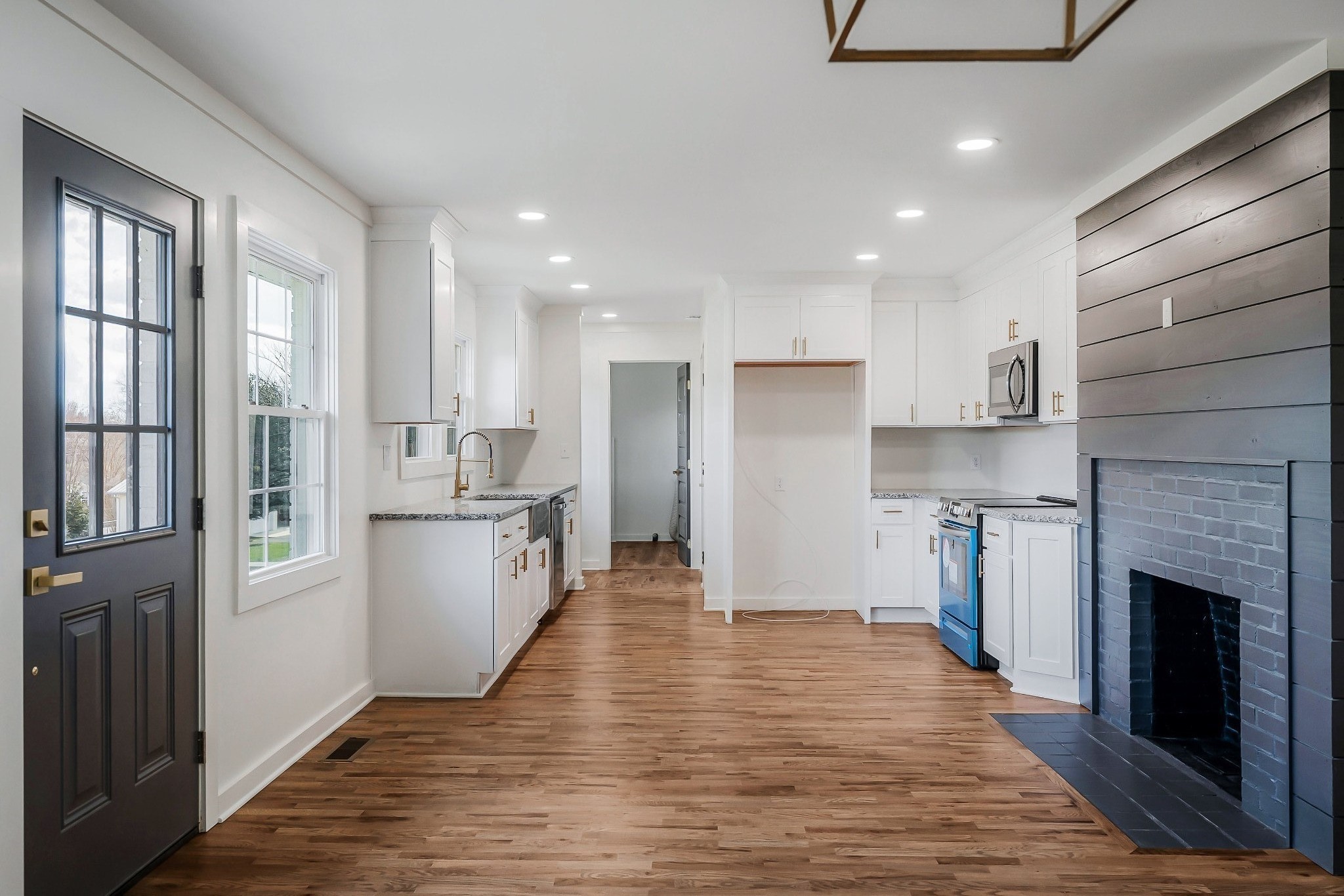 605 Boyd Ave