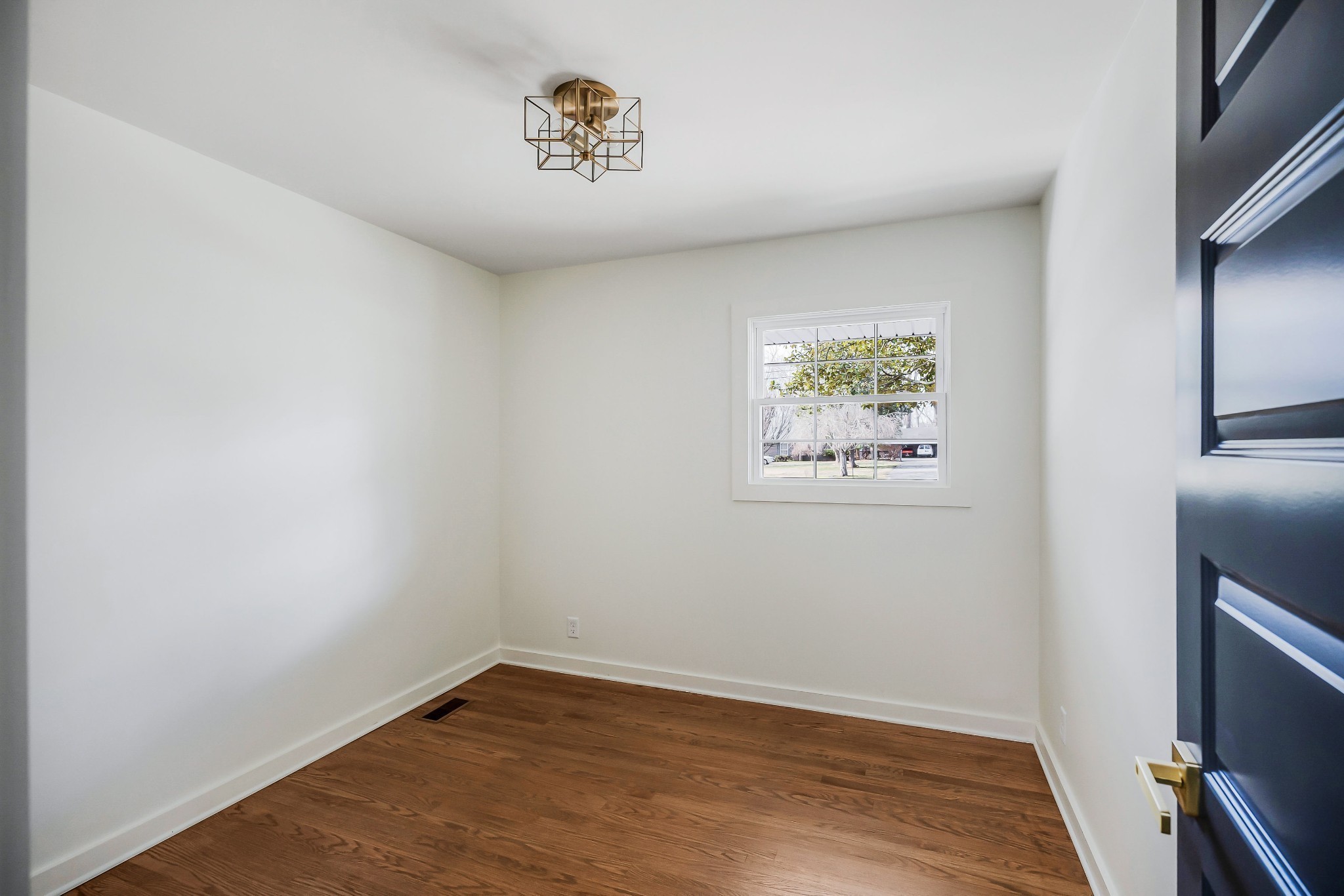 605 Boyd Ave