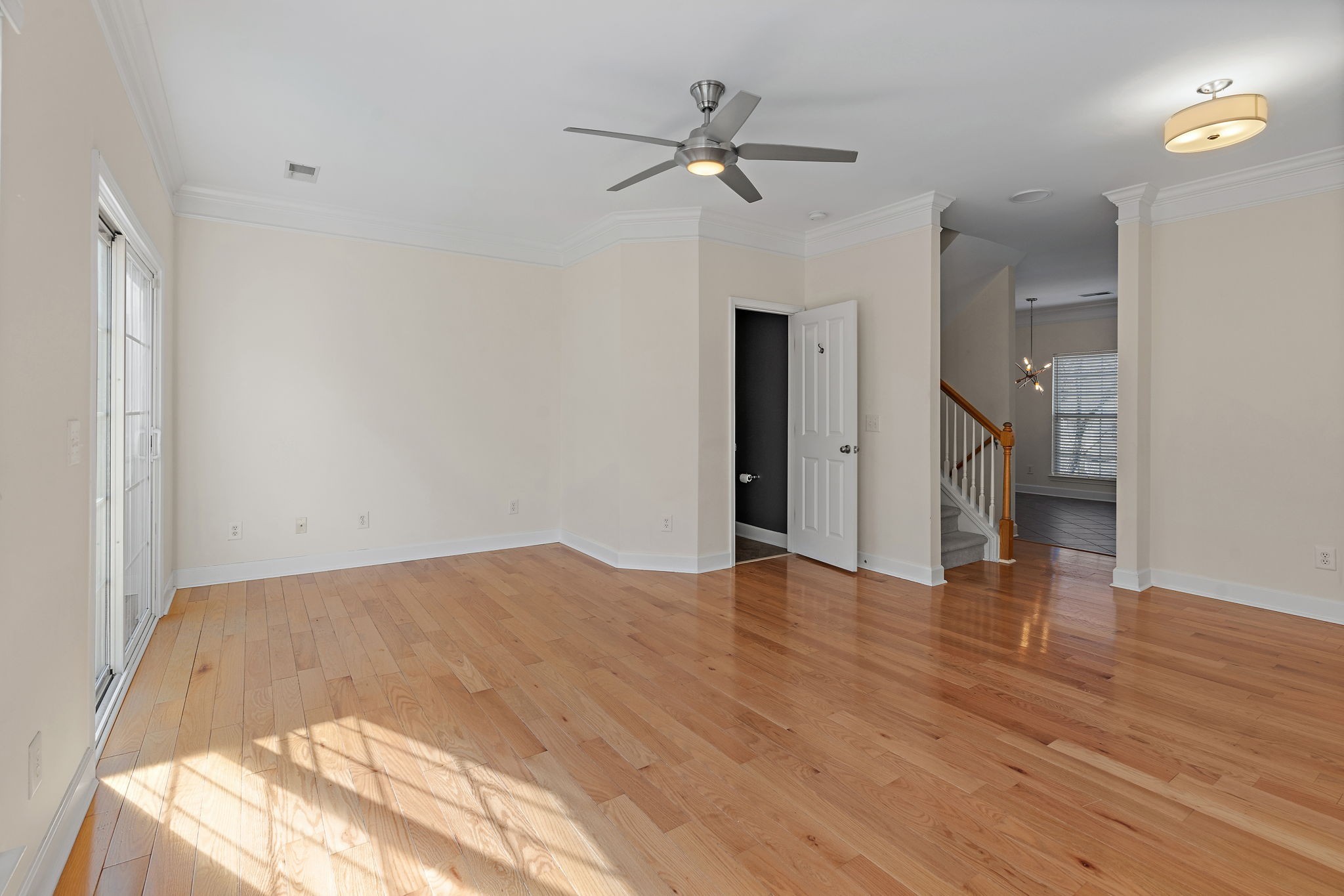 8644 Gauphin Pl
