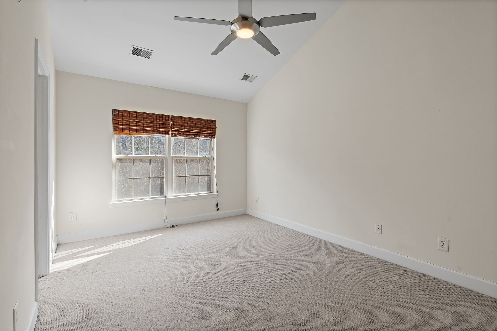 8644 Gauphin Pl