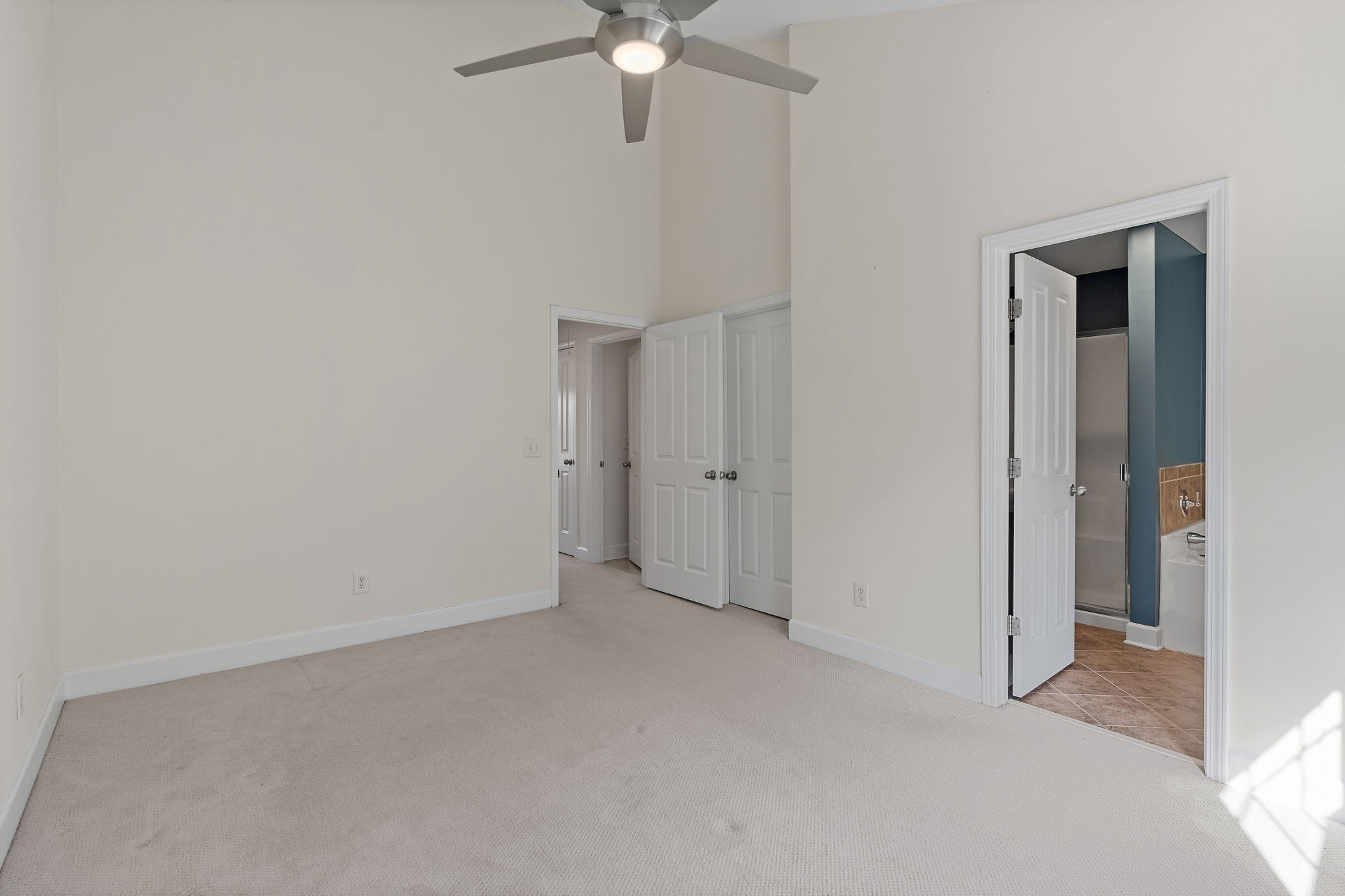8644 Gauphin Pl