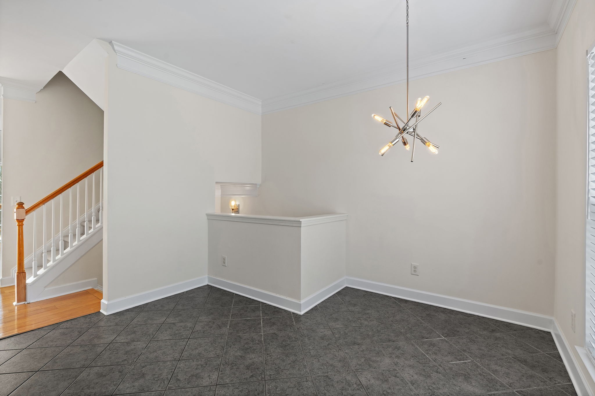 8644 Gauphin Pl